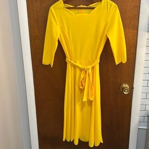 Yellow dress 👗 size small super comfy